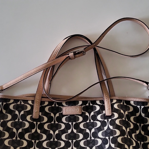 Coach Gray, Black & Cream🪴* - Picture 7 of 7